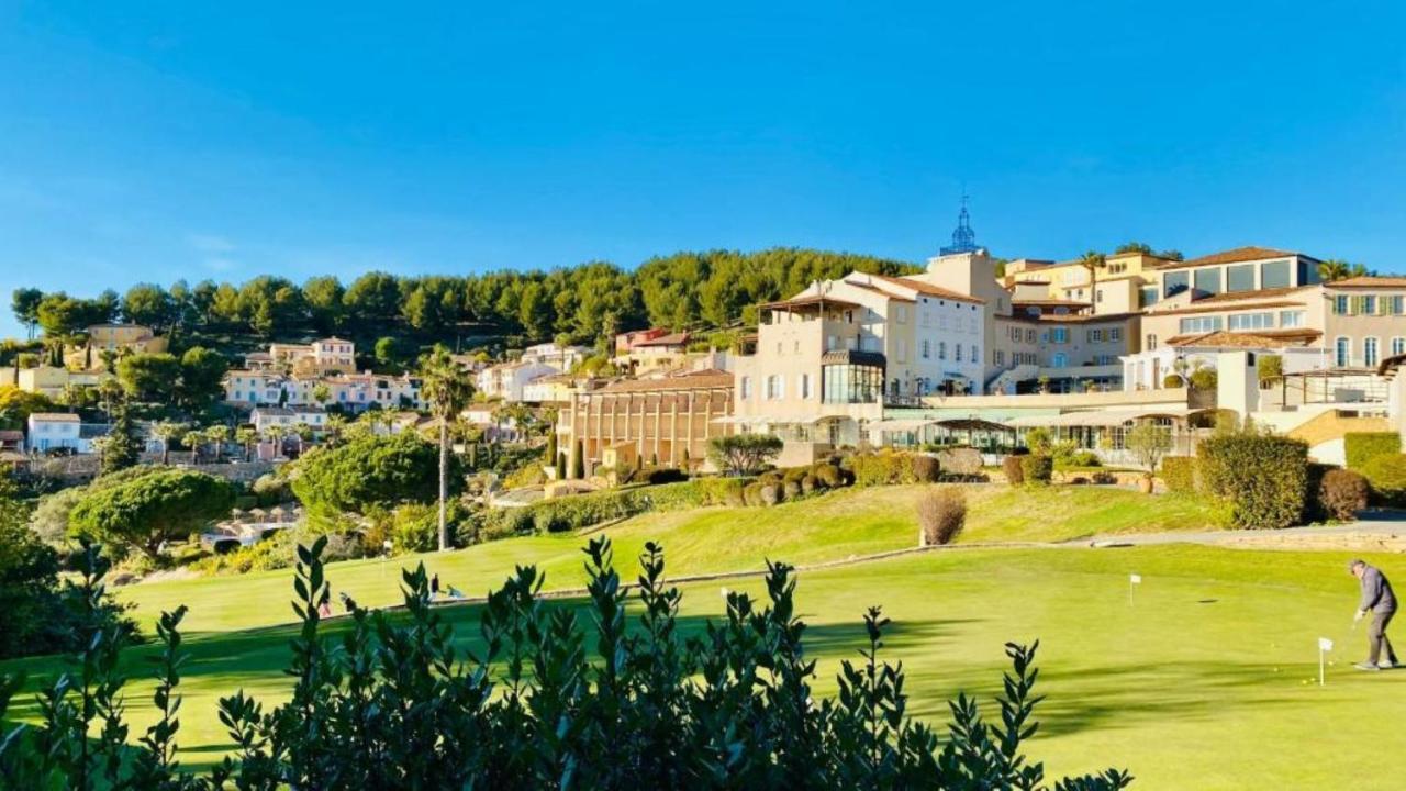 Superbe Villa-Domaine Avec Golf Piscine Et Tennis Saint-Cyr-sur-Mer Exterior photo